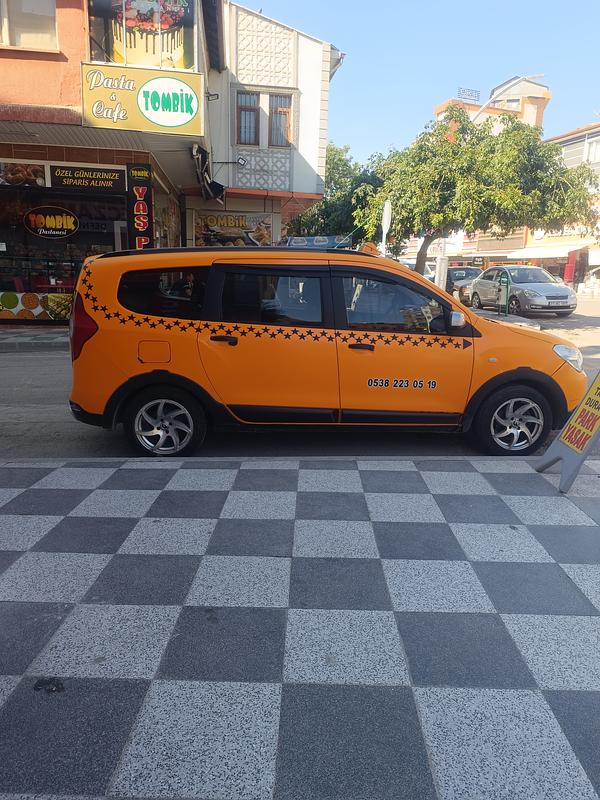 Sungurlu Taksi, 19T1016 plakalı sarı  Dacia  Lody  - Fotoğraf 3