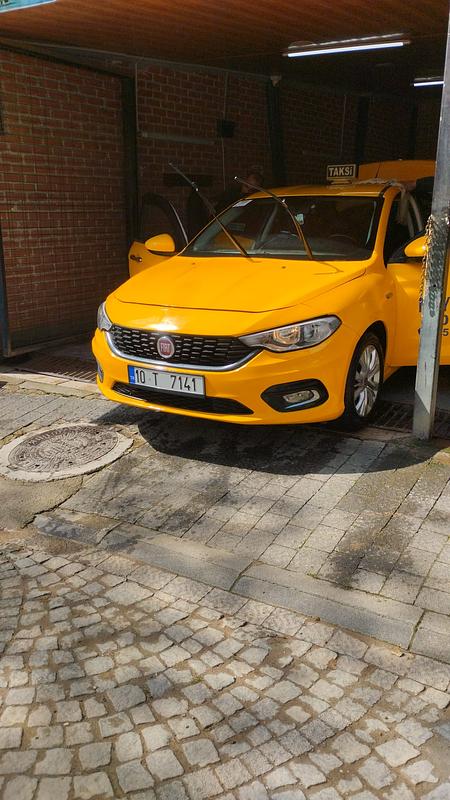 Erdek Taksi, 10T7141 plakalı sarı  Fıat Egea - Fotoğraf 3