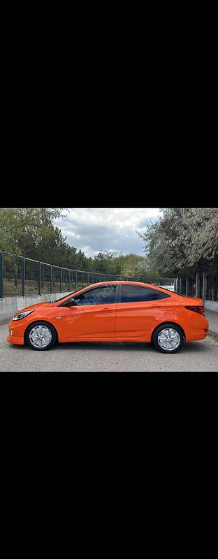 Ezine Taksi, 17T6020 plakalı sarı Hyundai Blue - Fotoğraf 1