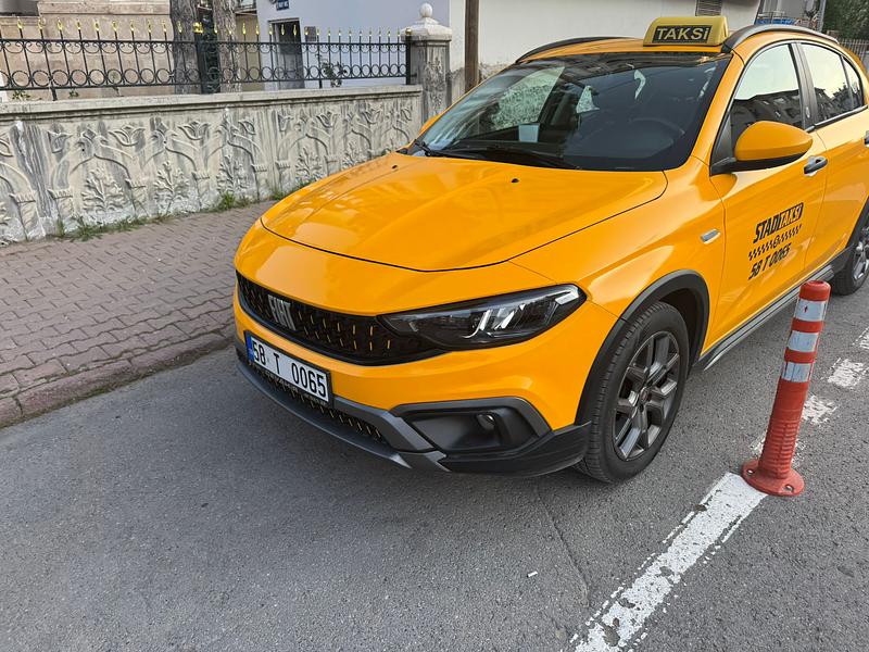 Sivas Taksi, 58T0065 plakalı sari Fiat Egeacross - Fotoğraf 1